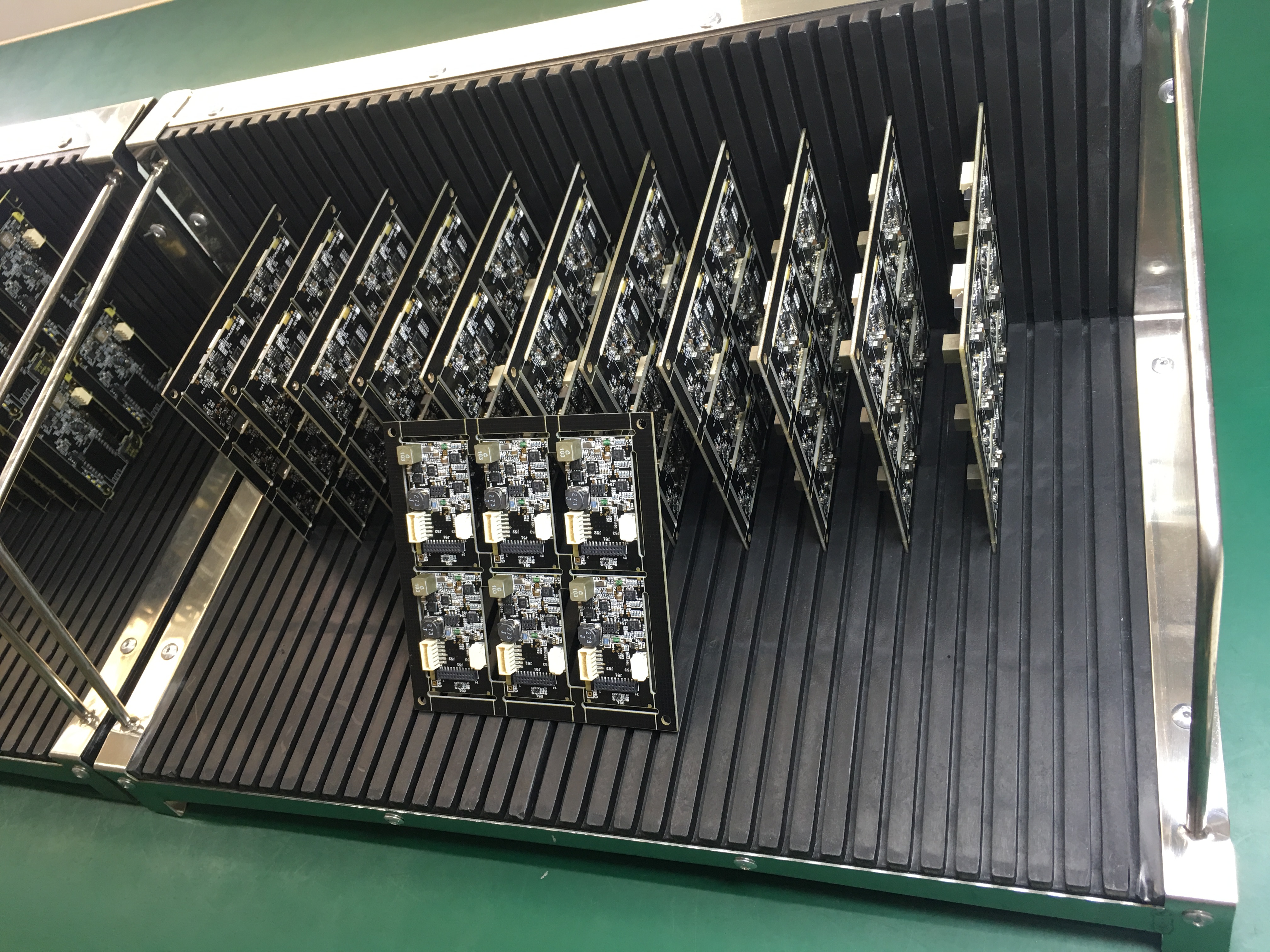 PCBA板的制造過(guò)程和原理是什么？