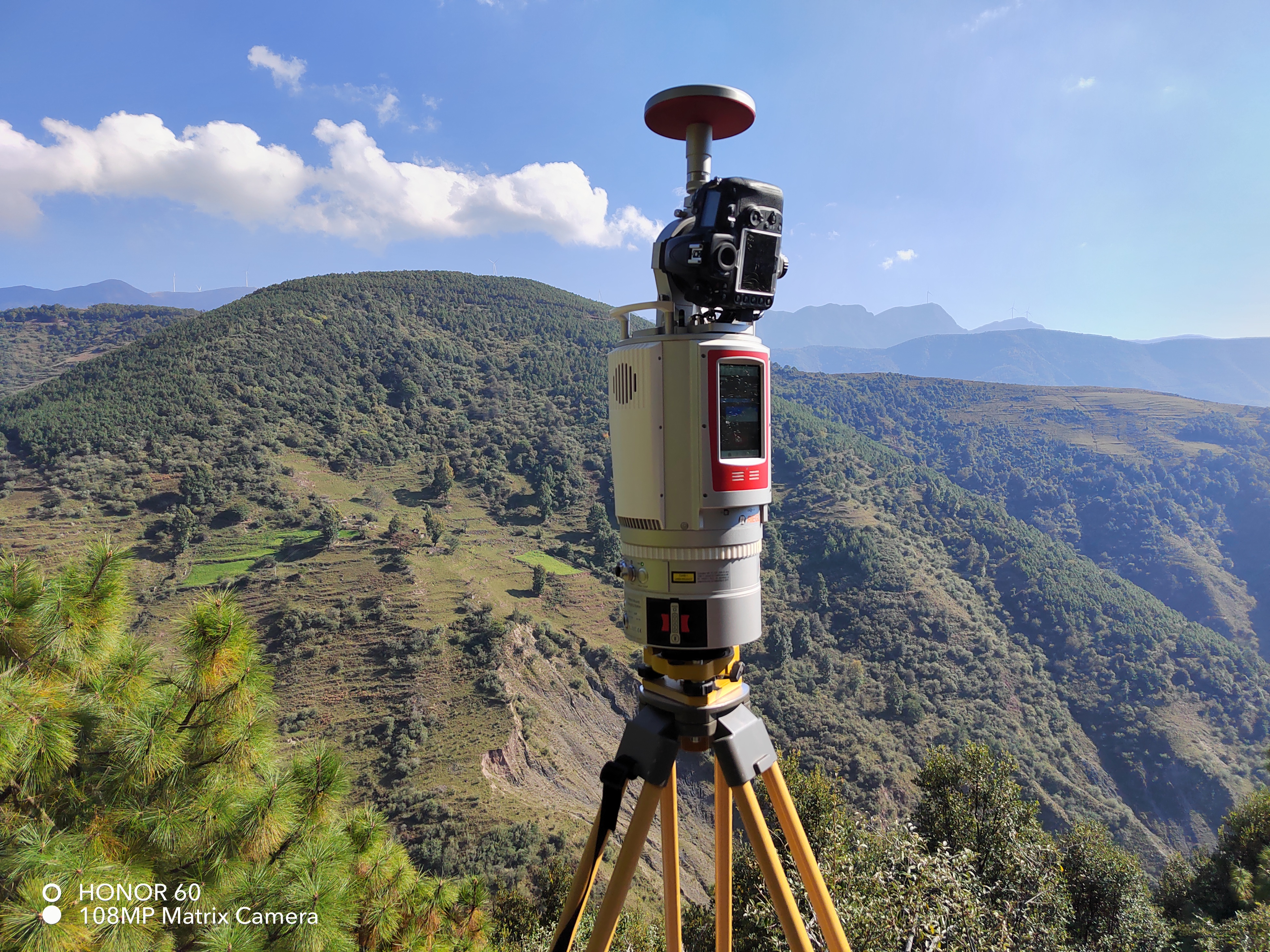 RIEGL VZ-2000i 地面三維激光掃描儀用于山體裂縫分析