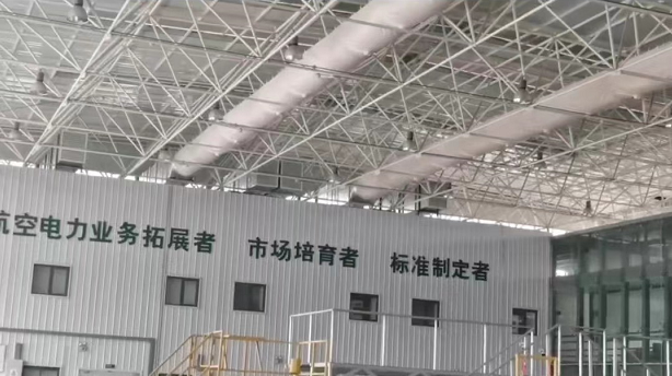布置在網(wǎng)架中的織物風(fēng)管.png