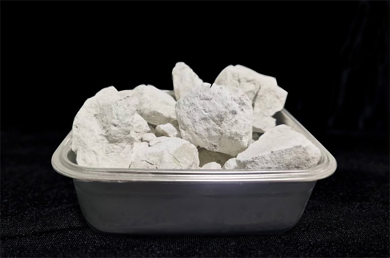 工業(yè)級氧化鈣.jpg