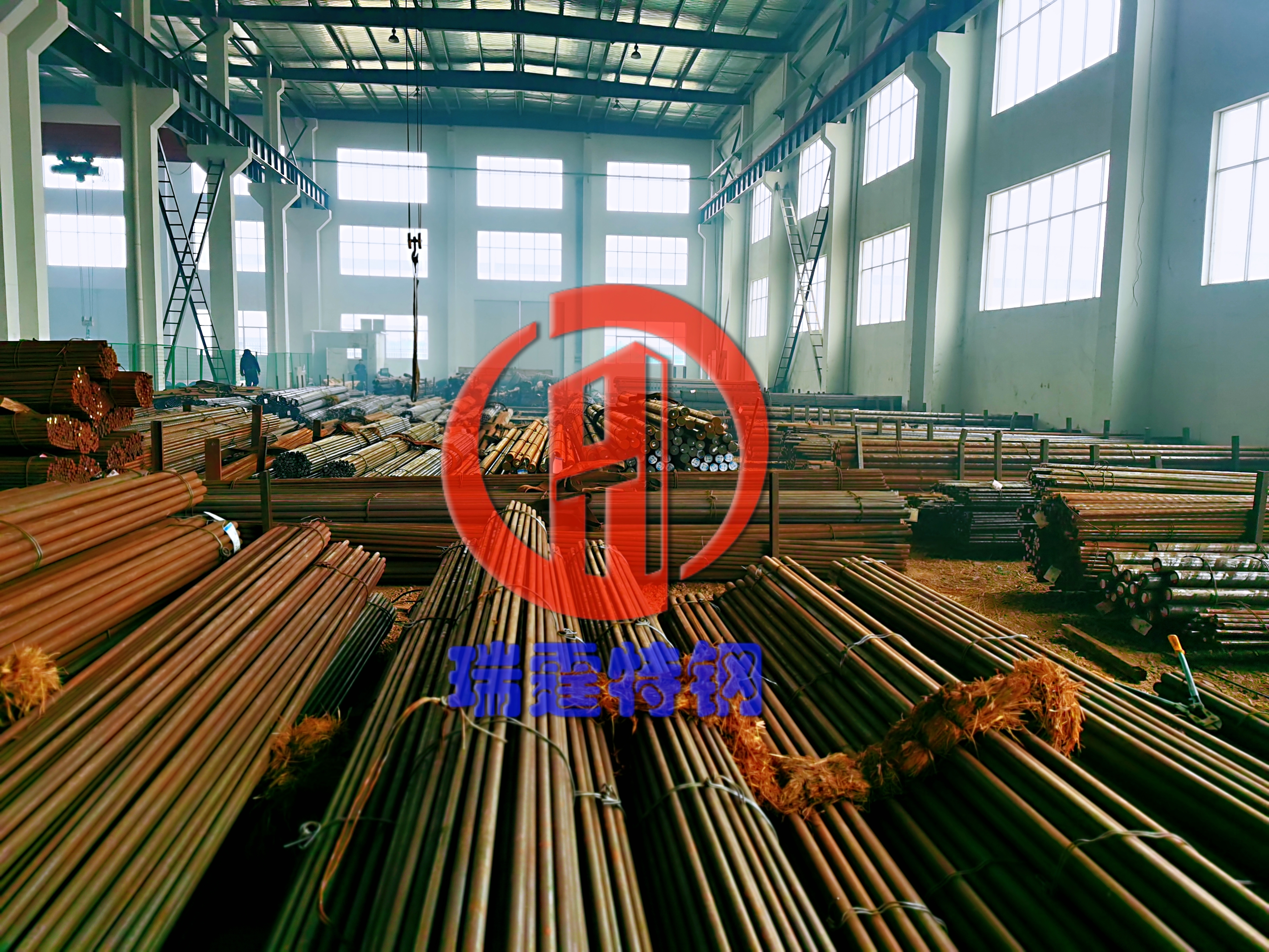 市場人士認為，在需求“做減法”的背景下——  鋼市供需平衡關(guān)鍵仍在控產(chǎn)