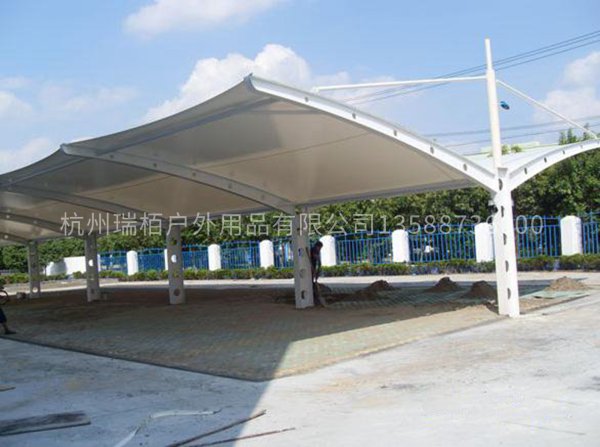 學(xué)校膜結(jié)構(gòu)停車(chē)棚