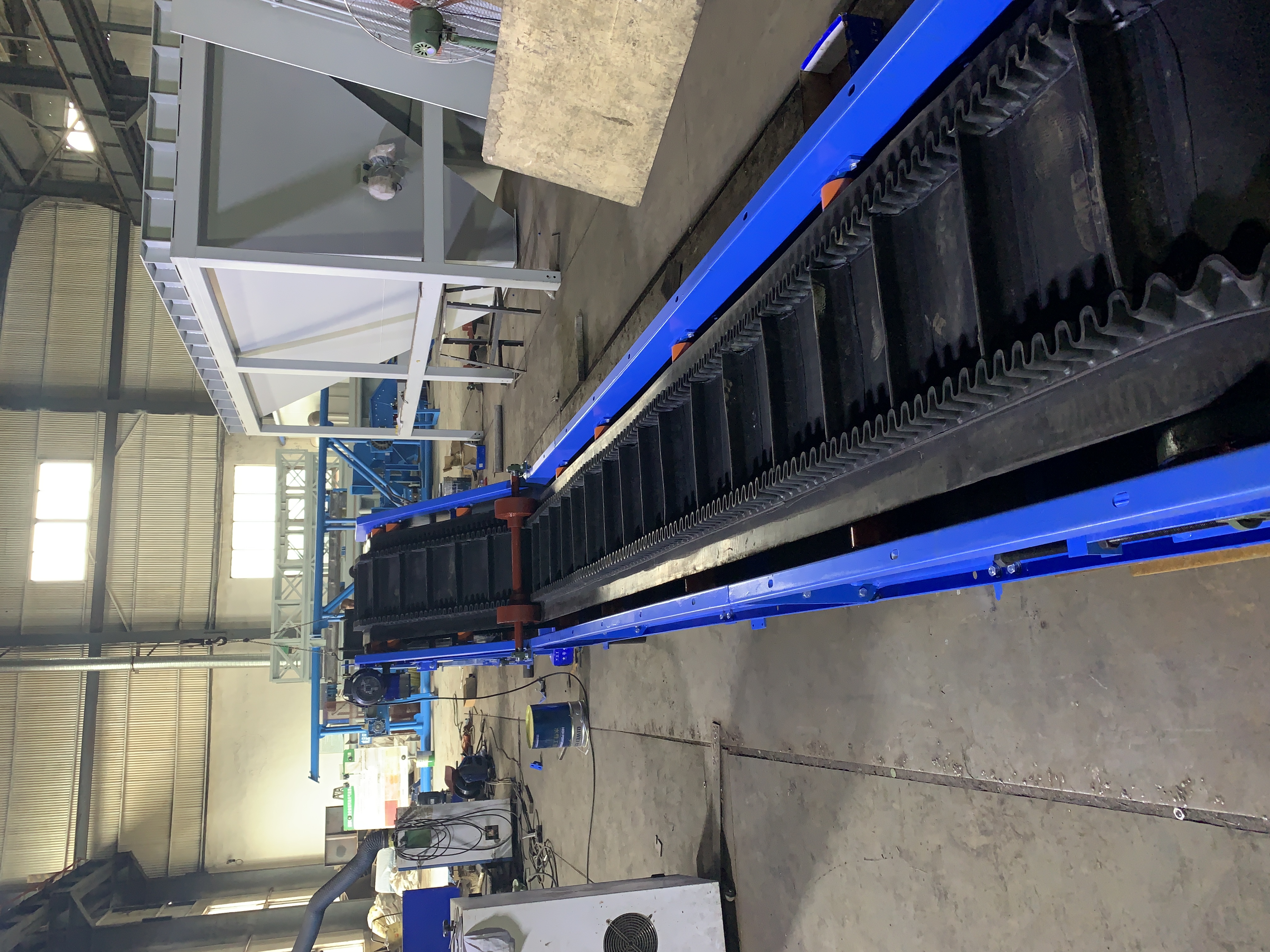 輸送機(jī)的張緊裝置有什么作用，常見的張緊方式有哪些？