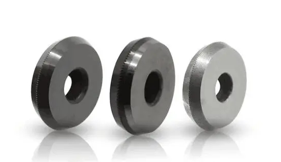 超通智能金剛石加工裝備再添“新秀”——精密金剛石刀輪激光微雕裝備