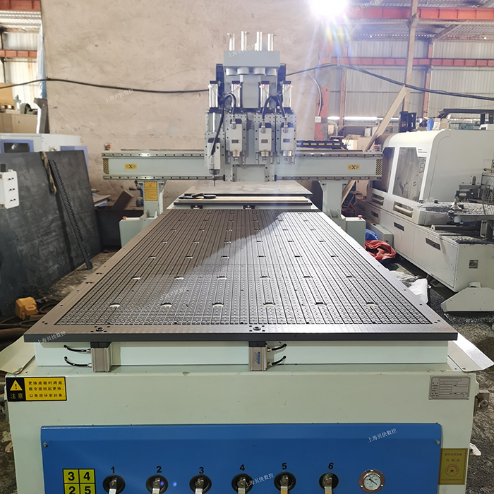 二手四工序開料機雙工位全屋定制衣柜浴柜下料機提供上門安裝調(diào)試培訓