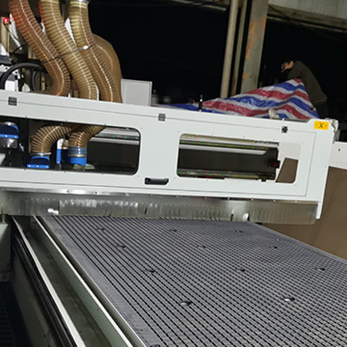 直排換刀加工中心