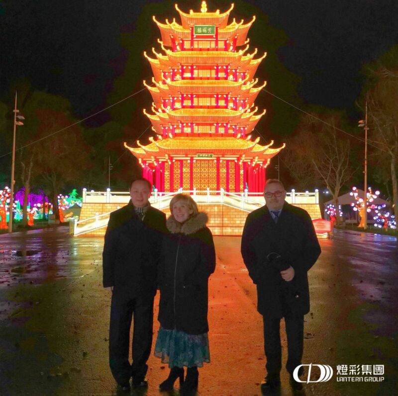 燈彩資訊|中國(guó)駐法國(guó)馬賽總領(lǐng)事董廣利率總領(lǐng)事館團(tuán)參觀蒙托邦“中國(guó)彩燈節(jié)”