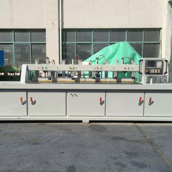 自動(dòng)銑邊機(jī)