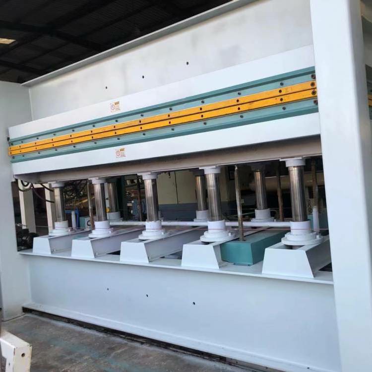 熱壓機(jī)：工業(yè)制造的 “神奇魔術(shù)師”?