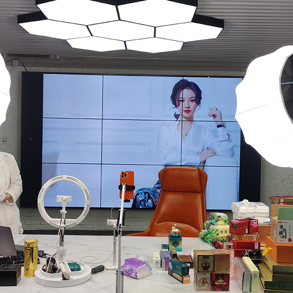 廣東珠海拼接屏直播助力