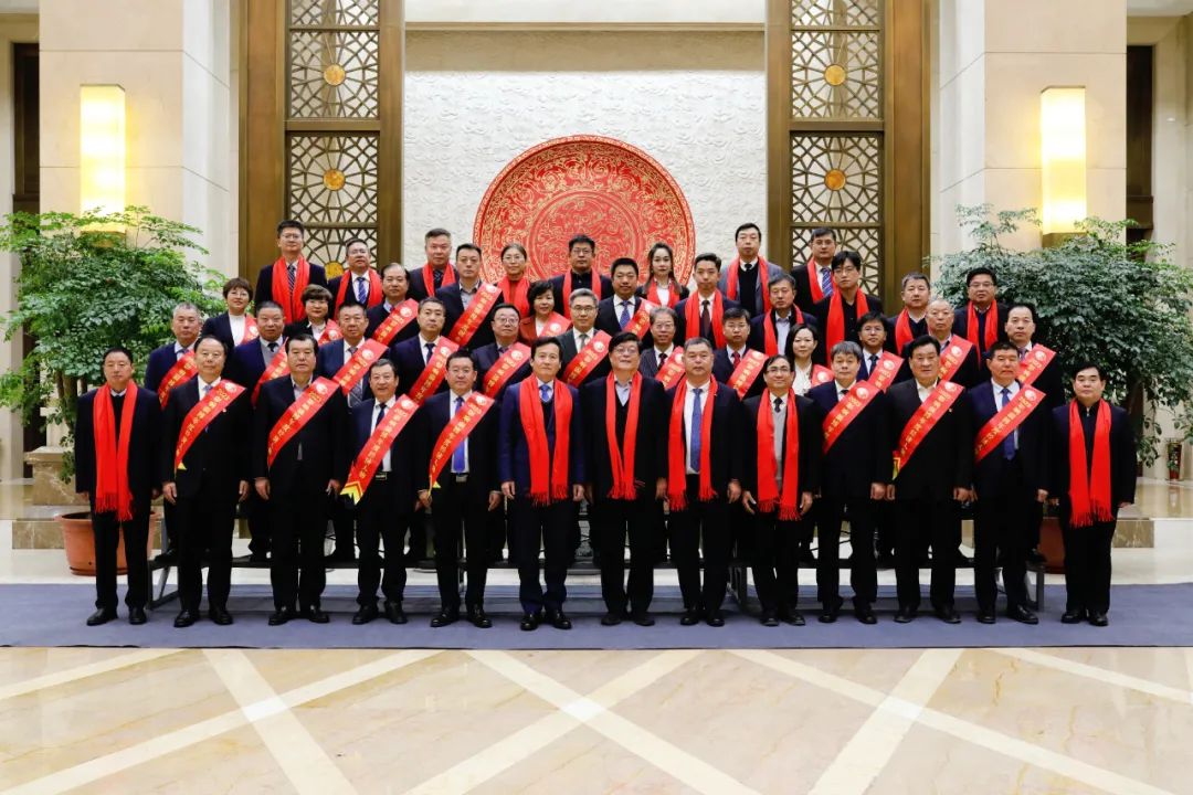 向淄博企業(yè)家致敬，為奮斗者喝彩！