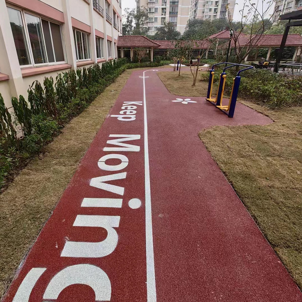 塑膠跑道.jpg