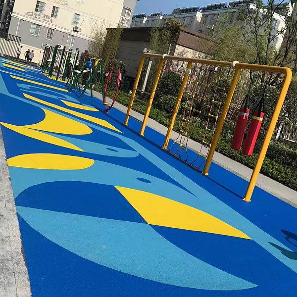 不同類型塑膠跑道的性能與優勢