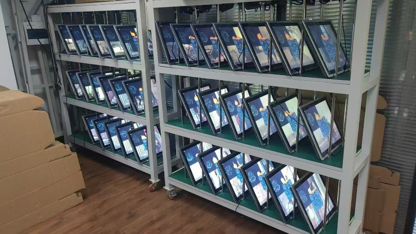 西藏自助终端工业触摸查询机