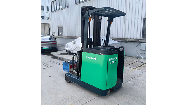 武漢油桶搬運叉車怎么選 武漢銀華機械設備供應