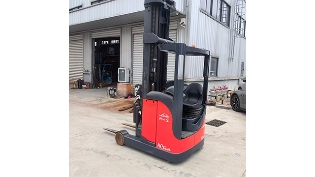 武漢液壓叉車供應商 武漢銀華機械設備供應;