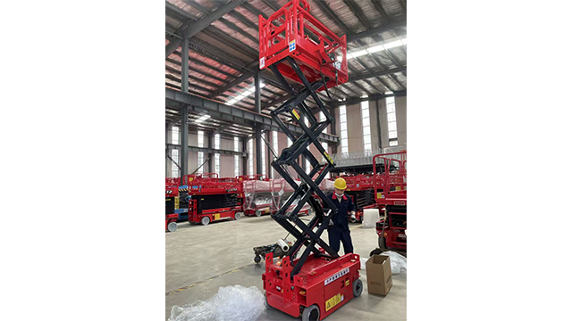 武漢傾斜式升降機維修 武漢銀華機械設(shè)備供應(yīng)