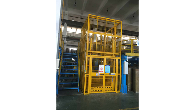 武漢升降機哪家便宜 武漢銀華機械設(shè)備供應(yīng)