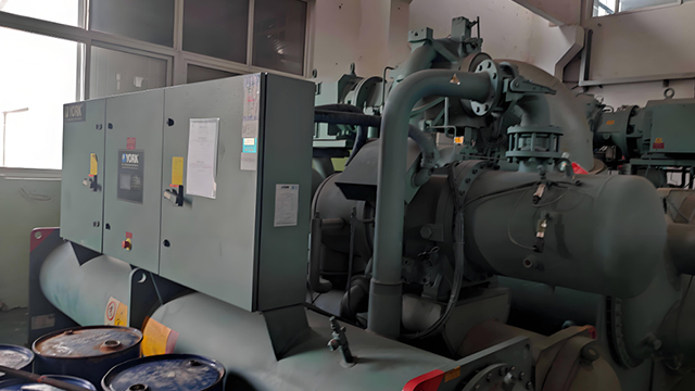 工程用約克YEWS螺桿機組換機電話 來電咨詢 四川盛騰暖通工程供應(yīng)
