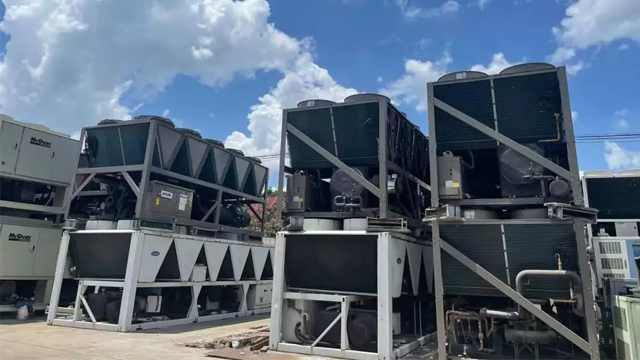 錦江區(qū)約克螺桿式熱泵機(jī)組技術(shù)服務(wù)電話 歡迎來電 四川盛騰暖通工程供應(yīng)