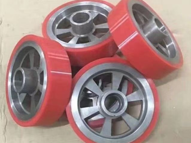 長沙鋼鐵冶金用聚氨酯包膠輪生產廠家 武漢寬一新材料科技供應;