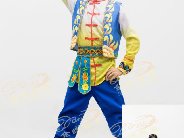 鐵門關(guān)新疆少數(shù)民族原創(chuàng)時裝設(shè)計服裝租賃咨詢報價