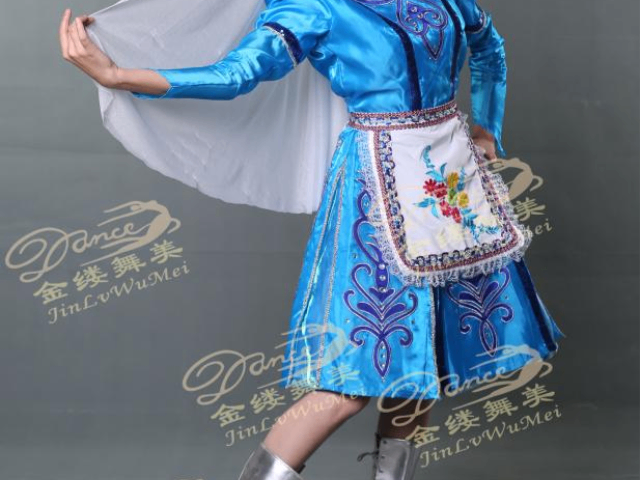 新疆男女士西裝禮服租賃什么價格 歡迎咨詢 烏魯木齊金縷舞美服飾文化供應(yīng)