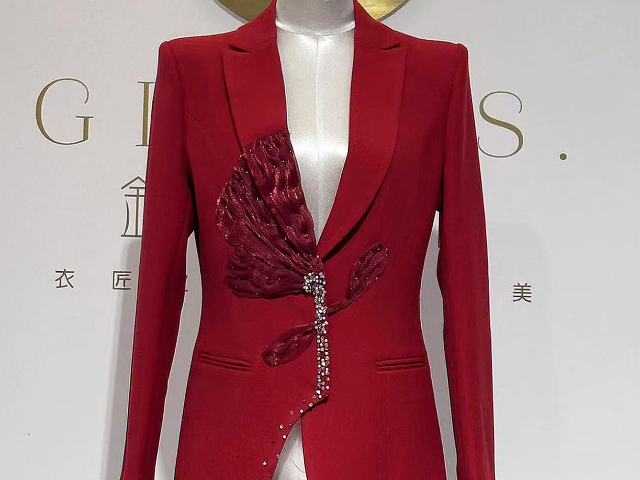 新疆男女西裝禮服服裝租賃性價(jià)比 服務(wù)為先 烏魯木齊金縷舞美服飾文化供應(yīng)