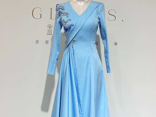 哈密年會西裝禮服租賃什么價格