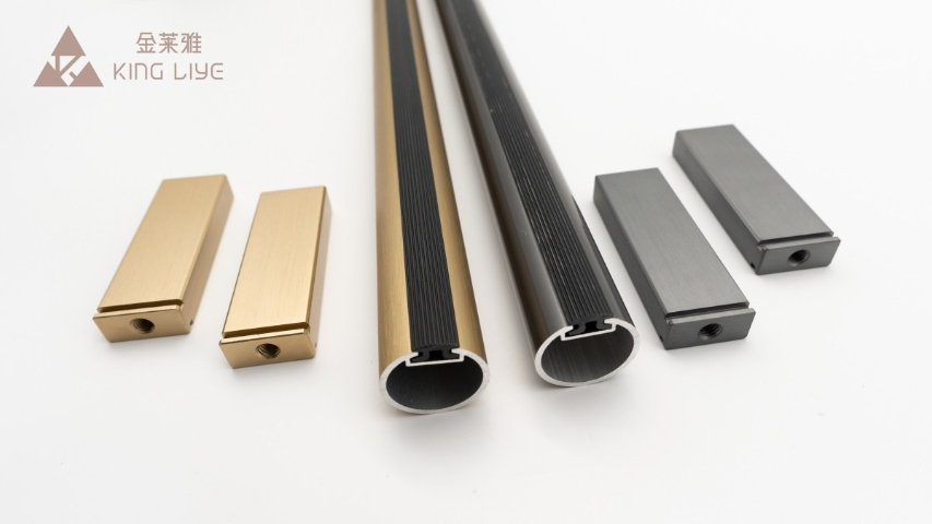 上海带灯挂衣杆源头厂家,挂衣杆