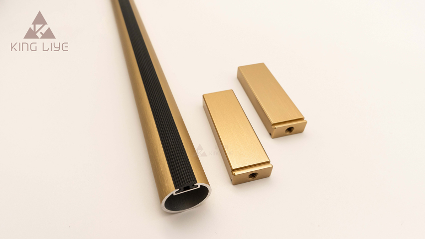 皮质+铝合金衣通托工厂直销,衣通托