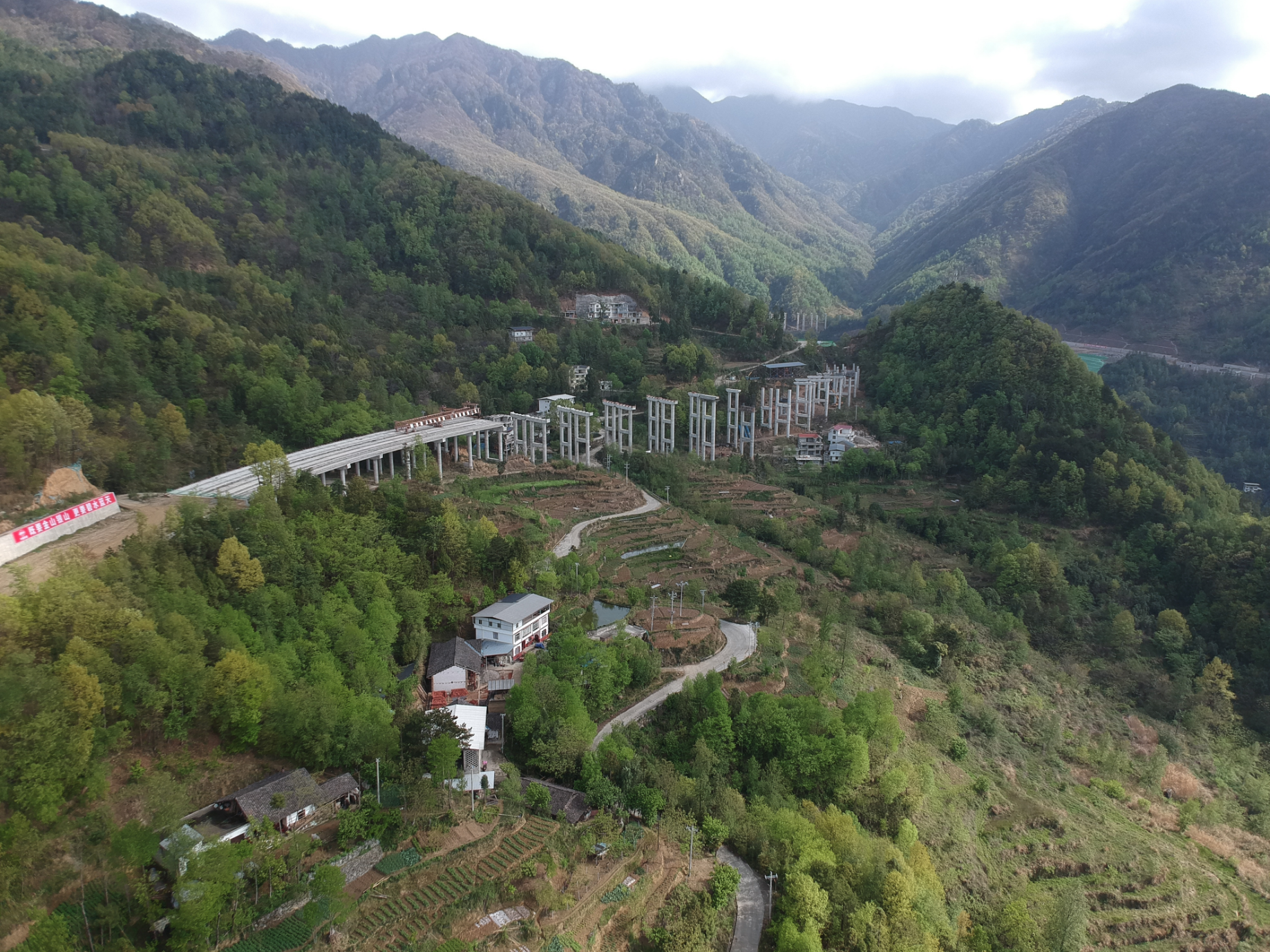 諾水河至光霧山公路（米倉大道）項(xiàng)目（在建）