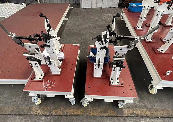 上海龍創VFe32整車試制工裝