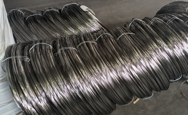 304不銹鋼線材打螺絲開裂是什么原因