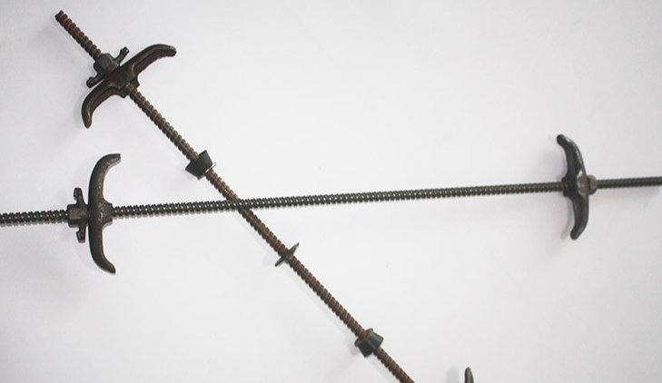 萬向輪上的螺絲桿怎么拆