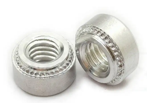 不銹鋼壓鉚螺母對(duì)機(jī)器設(shè)備精度有哪些要求