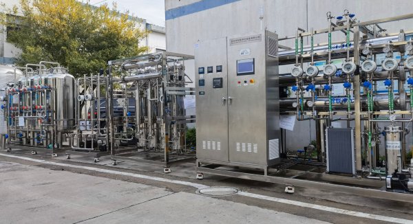 2t/h純化水設備及300L/h注射水設備