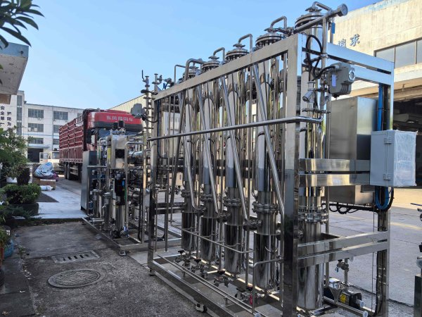 2t/h純化水設(shè)備+ NLD500L-5型注射水設(shè)備