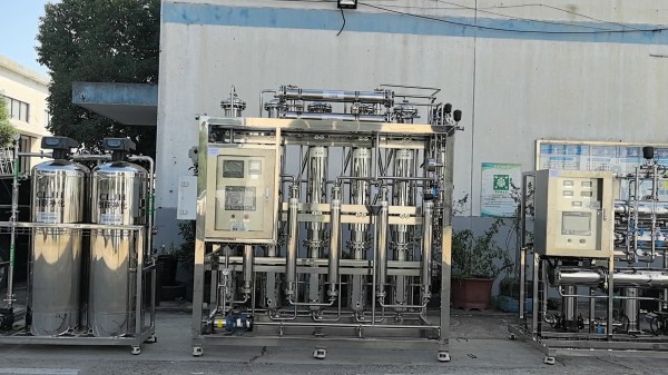 2t/h純化水設(shè)備+ NLD500L-5型注射水設(shè)備