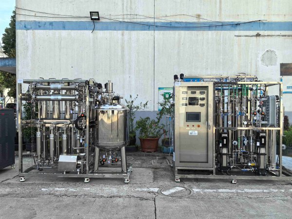 醫療器械0.5t/h純化水設備+ 100注射水設備