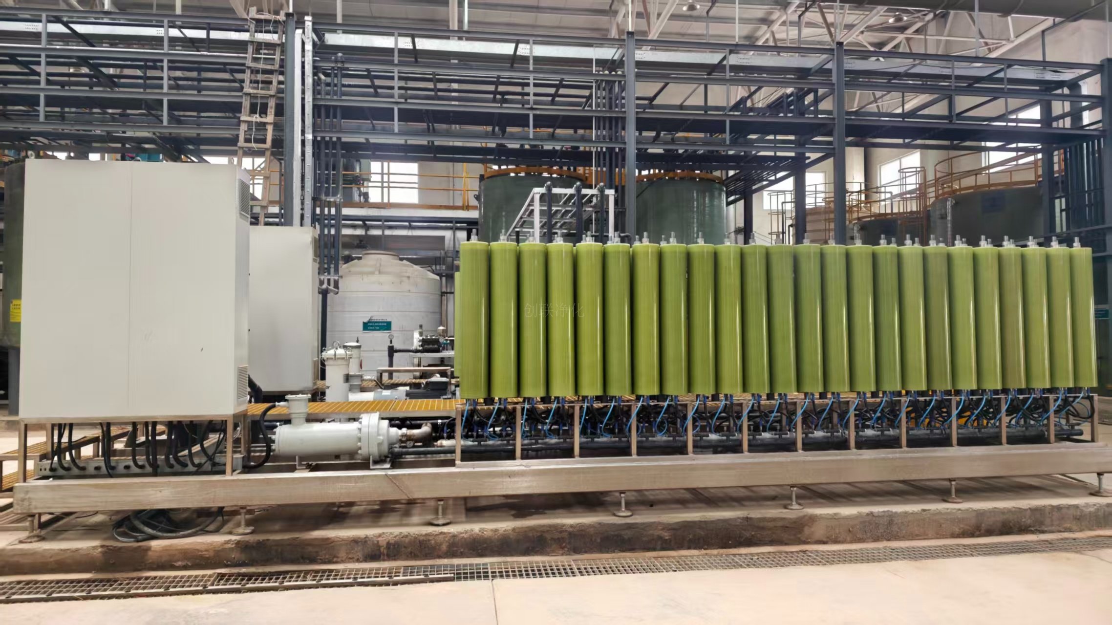 蘭州盈美二期水處理項目高濃度廢水回用DTRO系統(tǒng)和反滲透系統(tǒng)安裝現(xiàn)場 蘭州盈美二期水處理項目高濃度廢水回用DTRO系統(tǒng)和反滲透系統(tǒng)安裝現(xiàn)場