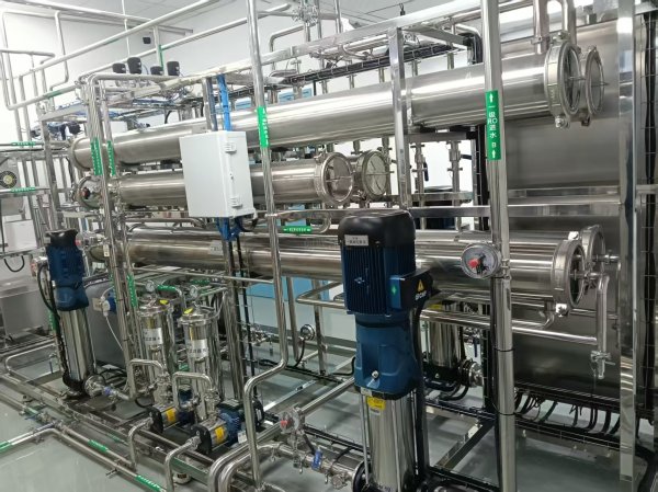 10t純化水設備調試中