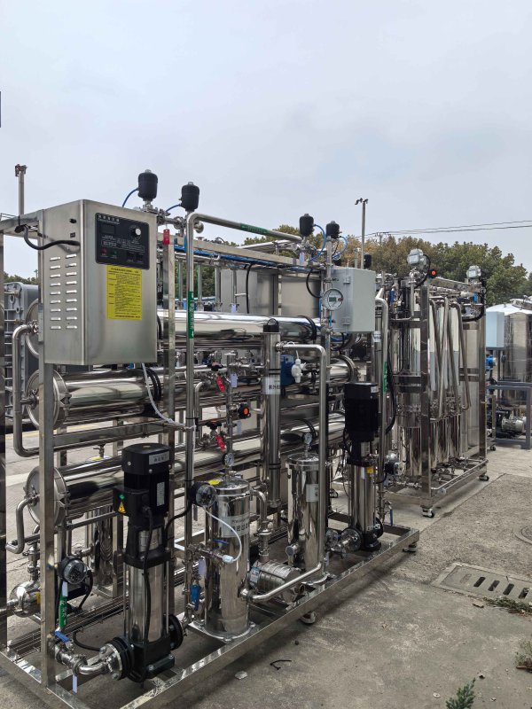 三類植入類醫療器械行業2T/h純化水設備+300L/h注射水設備