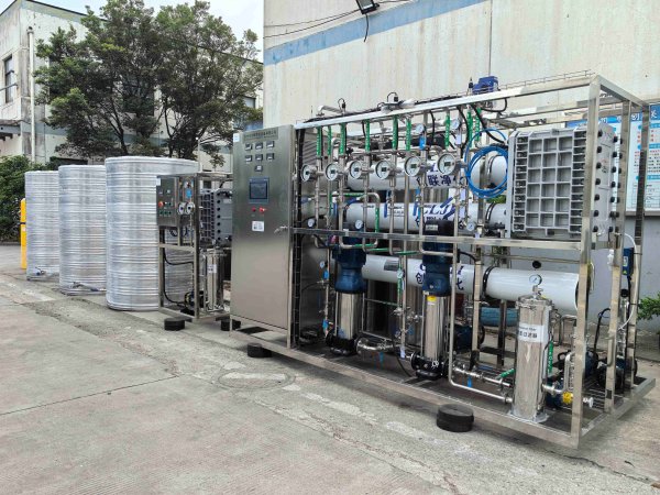 2T/h高純水設(shè)備在電子行業(yè)及高純材料清洗用水時(shí)，需重點(diǎn)關(guān)注以下技術(shù)要點(diǎn)：