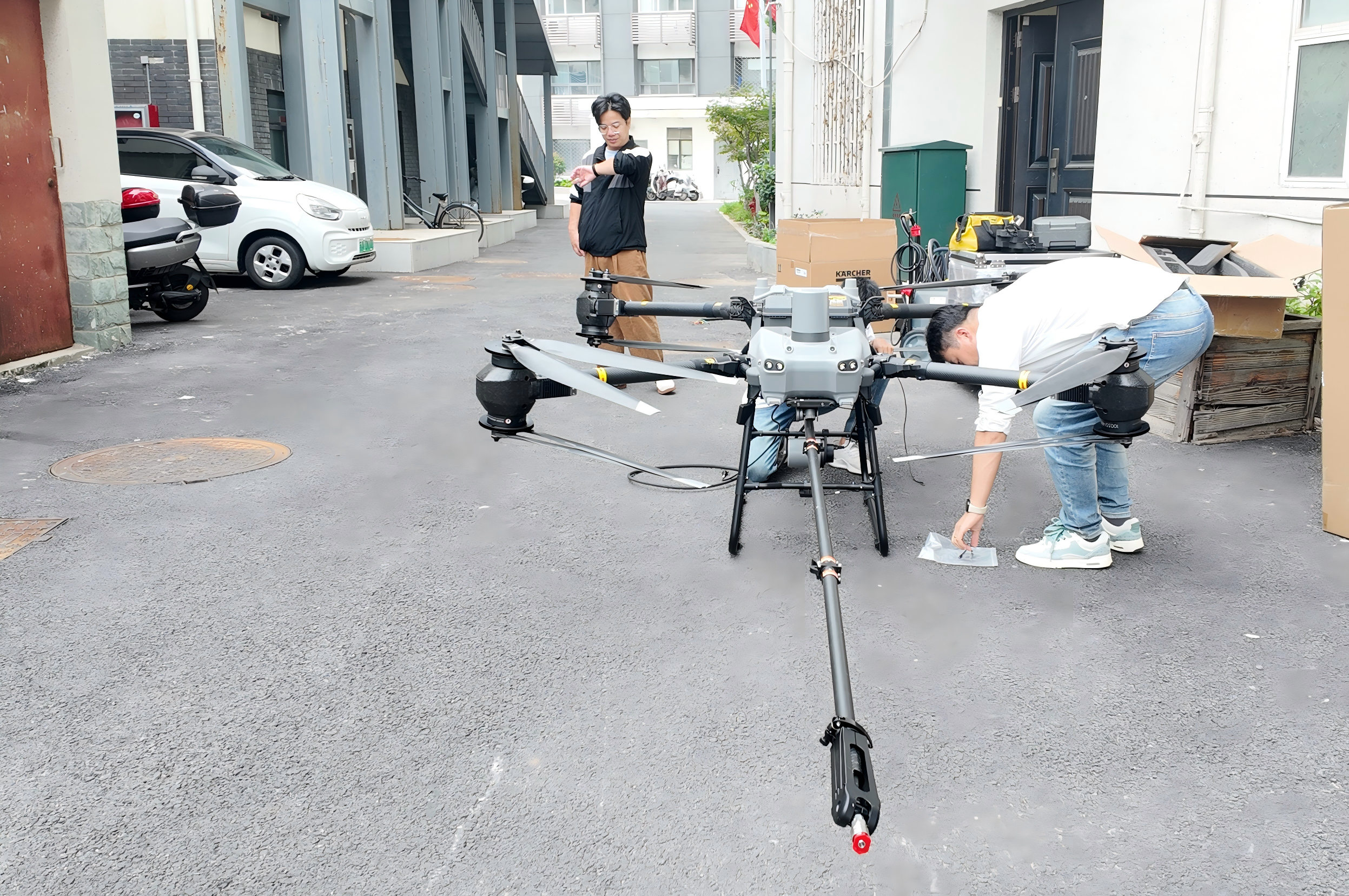 FC30雙系留無人機(jī) “空中清潔工”