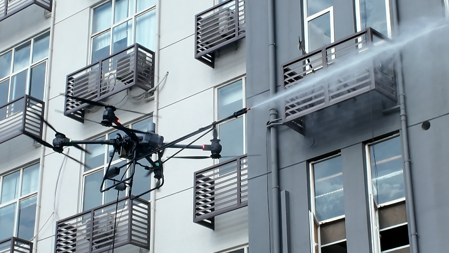 南京飛鷹系留供電系統(tǒng)賦能高空清洗行業(yè)