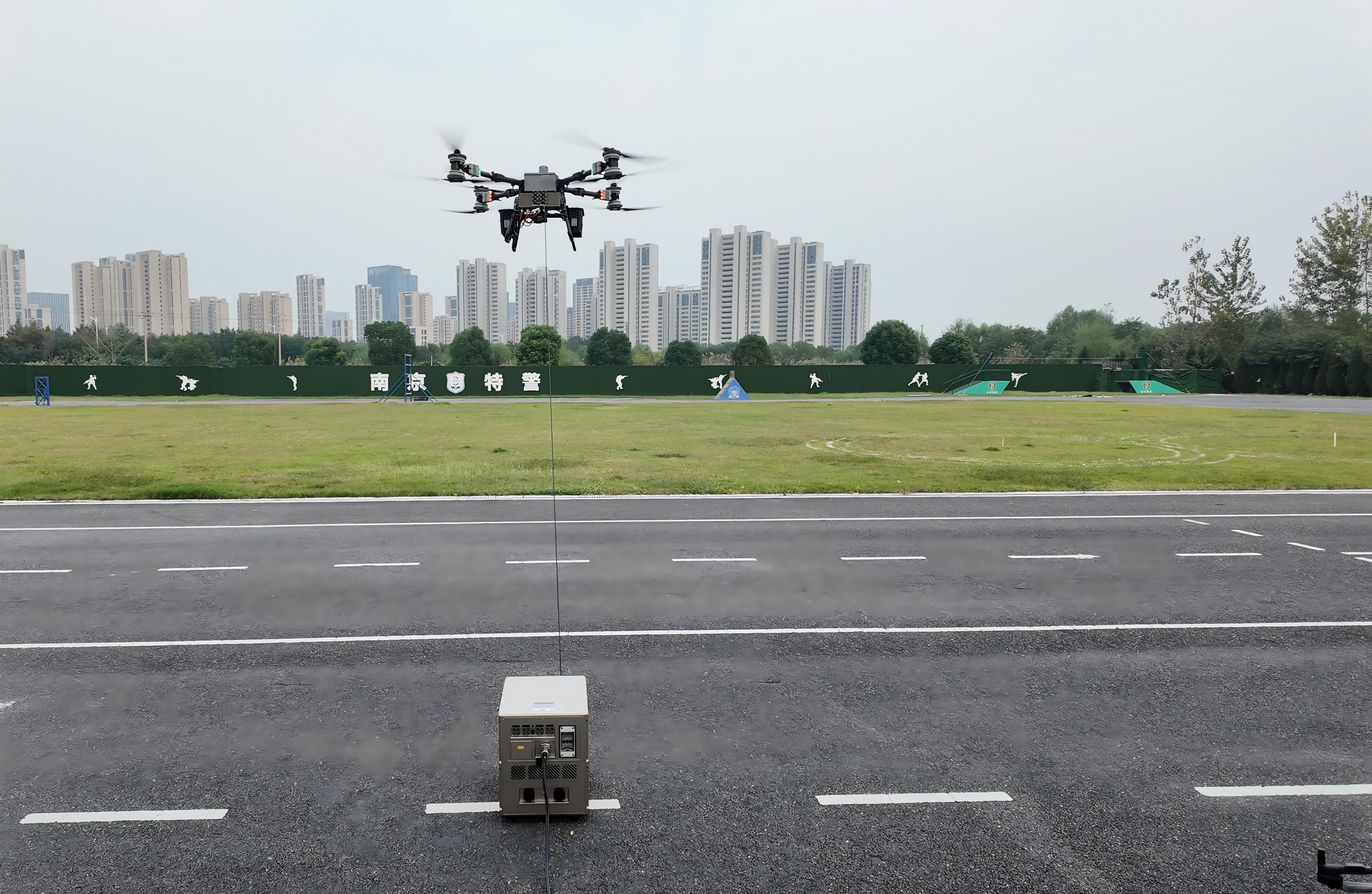 海外客戶蒞臨考察 南京飛鷹全系列系留無(wú)人機(jī)電源系統(tǒng)獲高度認(rèn)可