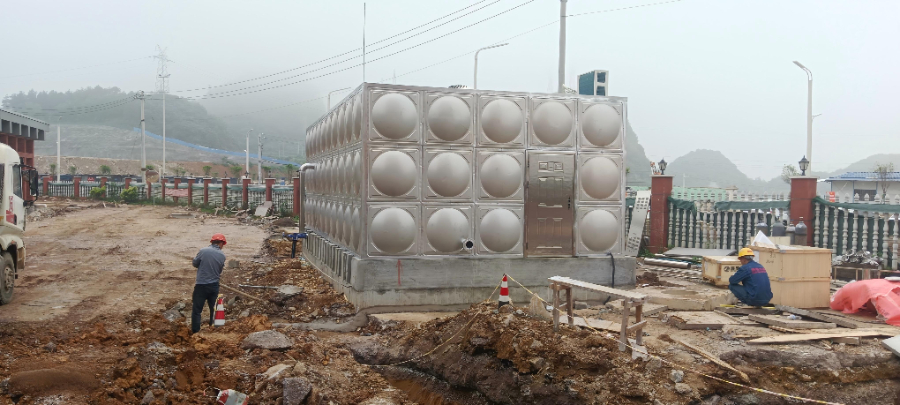 醫(yī)院生活供水不銹鋼水箱廠家現(xiàn)貨 四川共創(chuàng)源塔環(huán)保設(shè)備供應(yīng)