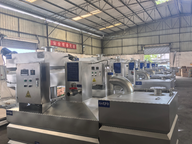 不銹鋼隔油設(shè)備現(xiàn)貨 四川共創(chuàng)源塔環(huán)保設(shè)備供應(yīng)