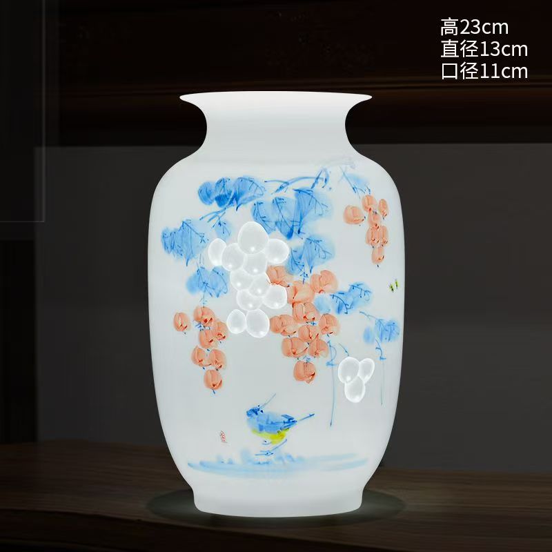 景德镇繁花似锦半雕粉彩花瓶